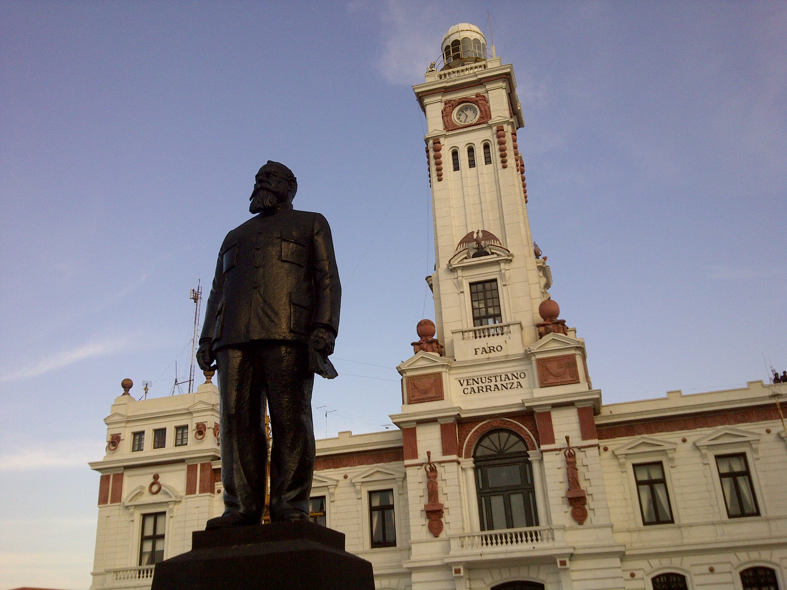 Faro Venustiano Carranza En El Malecon De Veracruz
